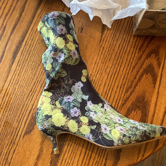 Cadence kitten heel boot - Picture 4 of 4